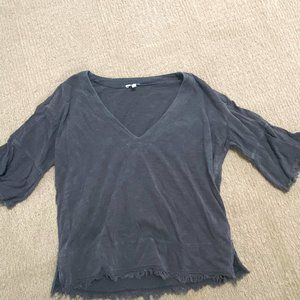 Quarter sleeve shirt